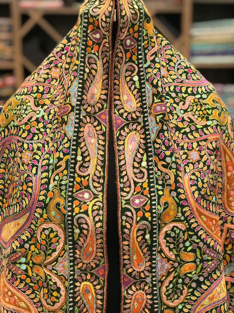 Octagon Paisley Pattern Papier Mache Hand Embroidered Pure Pashmina Shawls