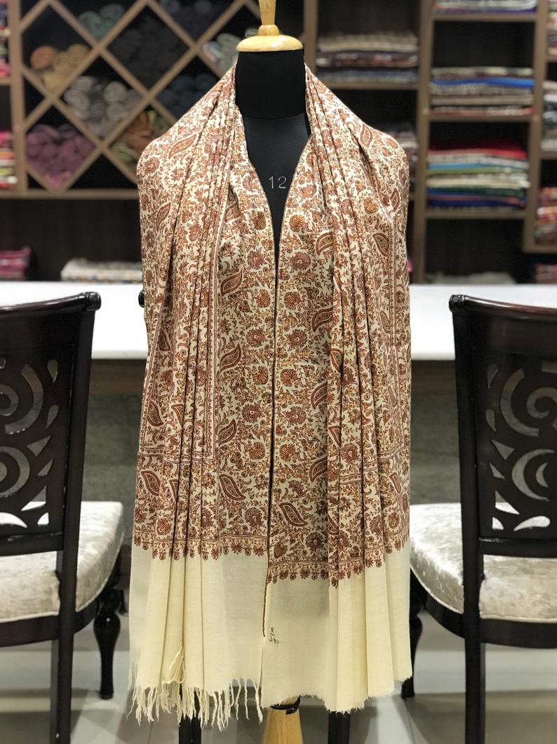 White Jamawar Sozni Pure Pashmina Hand Embroidered Shawl White Jamawar Sozni Pure Pashmina Hand Embroidered Shawl