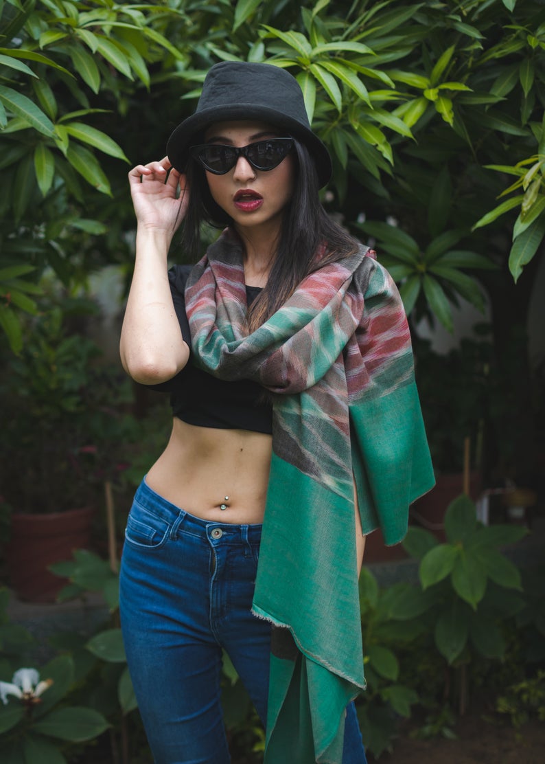 Criss-Cross Ikat Design Pure Pashmina Green Women Stole Scarf model Criss-Cross Ikat Design Pure Pashmina Green Women Stole Scarf model