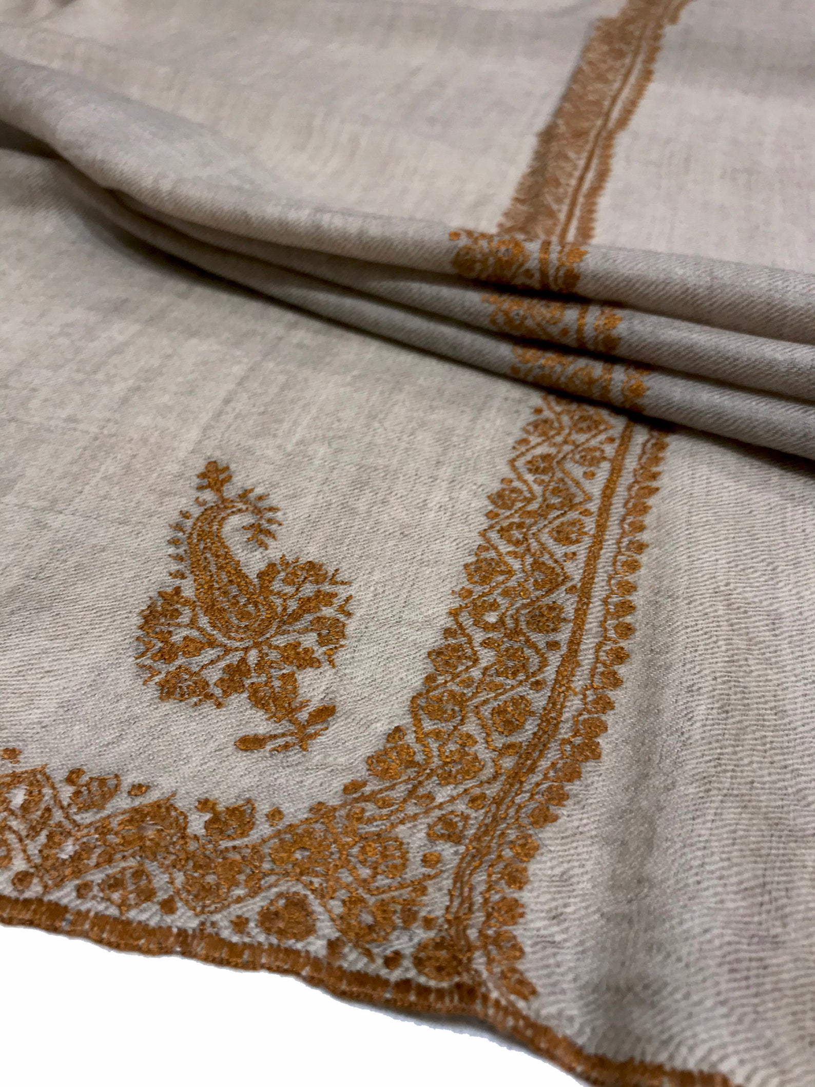 Pure Pashmina Shawl with Border Sozni Hand Embroidery Pure Pashmina Shawl with Border Sozni Hand Embroidery