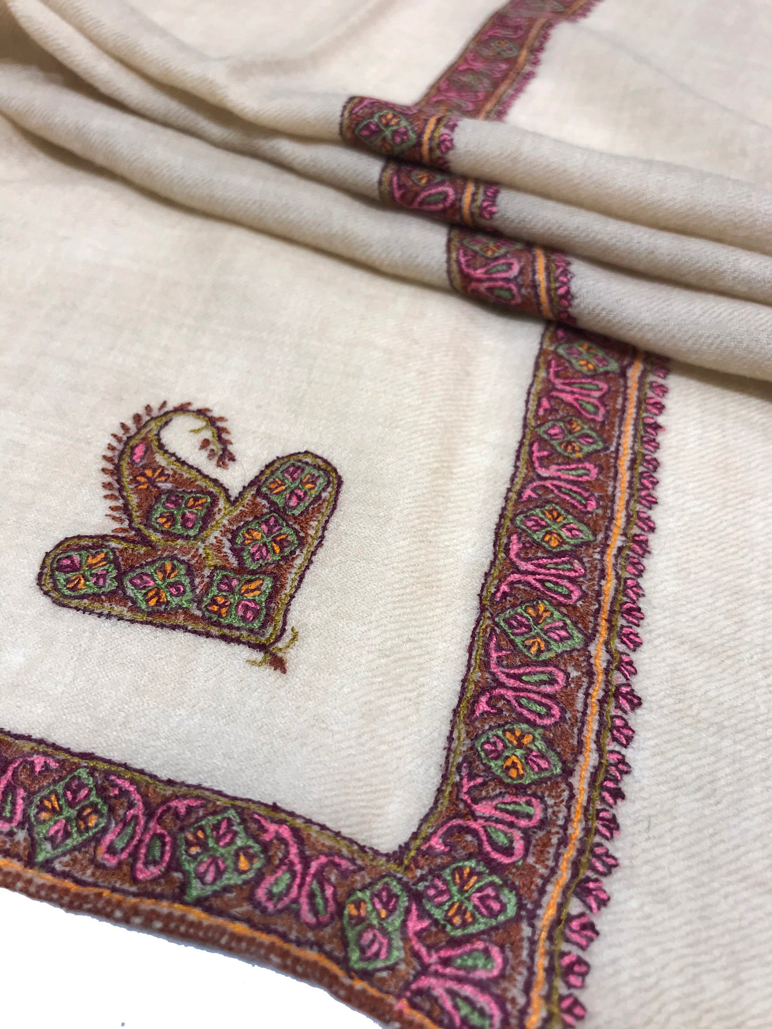 Pure Pashmina Shawl with Border Sozni Hand Embroidery Pure Pashmina Shawl with Border Sozni Hand Embroidery