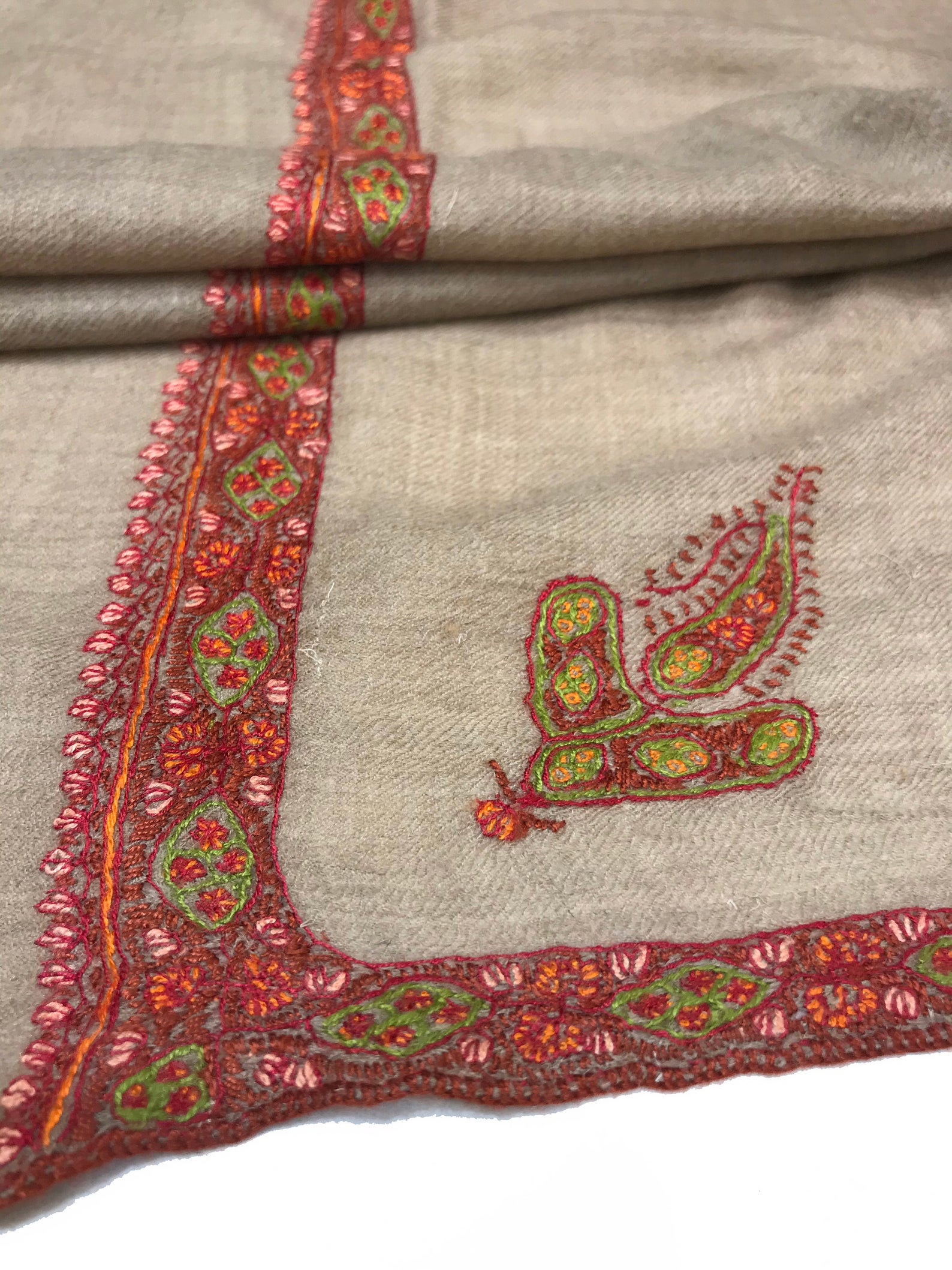 Pure Pashmina Shawl with Border Sozni Hand Embroidery Pure Pashmina Shawl with Border Sozni Hand Embroidery