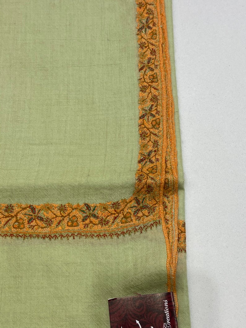 Pure Pashmina Shawl with Border Sozni Hand Embroidery Pure Pashmina Shawl with Border Sozni Hand Embroidery