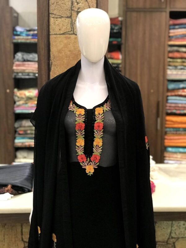 4 Border Cut Daana Aari Neck Salwar Suit hover