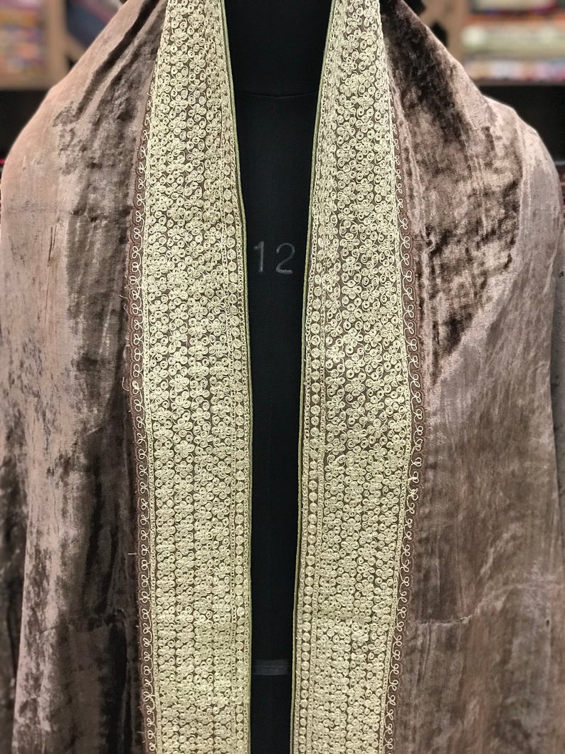 Brown Silk Velvet Shawl with 4 Side Tilla Chaputri Border 2 Brown Silk Velvet Shawl with 4 Side Tilla Chaputri Border 2