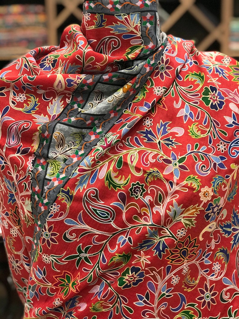 Red Fine Wool Outlined Kalamkari Stole main