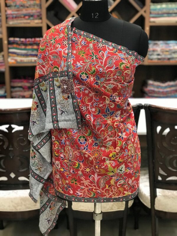 Red Fine Wool Outlined Kalamkari Stole 2