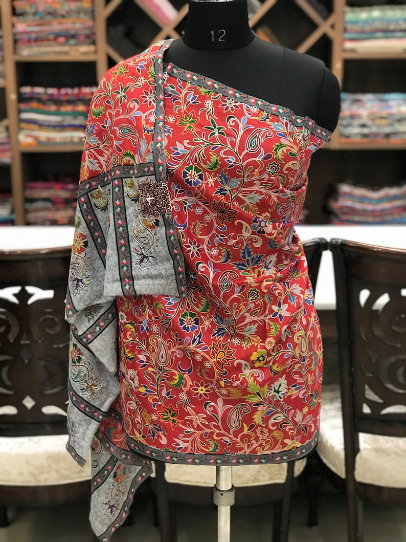 Red Fine Wool Outlined Kalamkari Stole 2