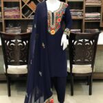 Tilla Chaputri Aari Neck Kashmiri Salwar Suit