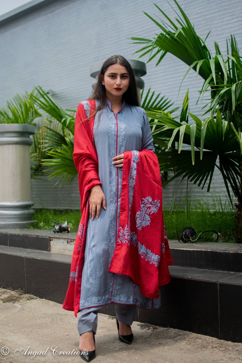 Silk Thread Kashmiri Aari Work Fashion Show Suit Silk Thread Kashmiri Aari Work Fashion Show Suit