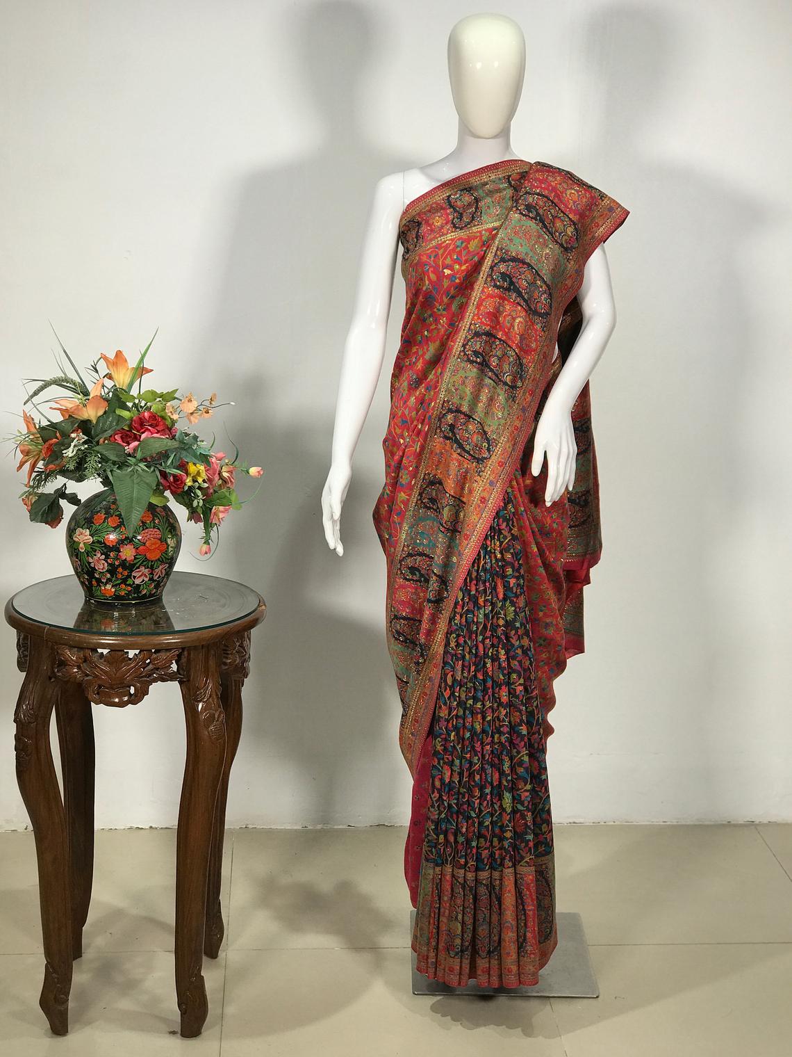 Dual Tone Modal Silk Jaal Kani Weave Sari: Red & Ash Black