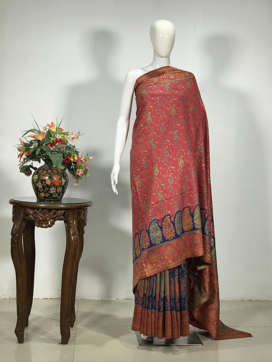Dual Tone Modal Silk Jaal Kani Weave Sari: Red & Blue Dual Tone Modal Silk Jaal Kani Weave Sari: Red & Blue