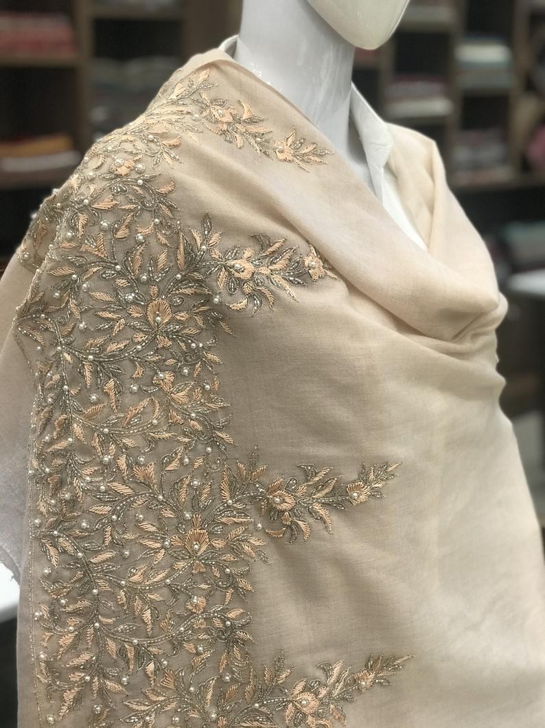 il_794xN.2404444991_o33e Pearl & Cut Dana work Pure Pashmina Stole