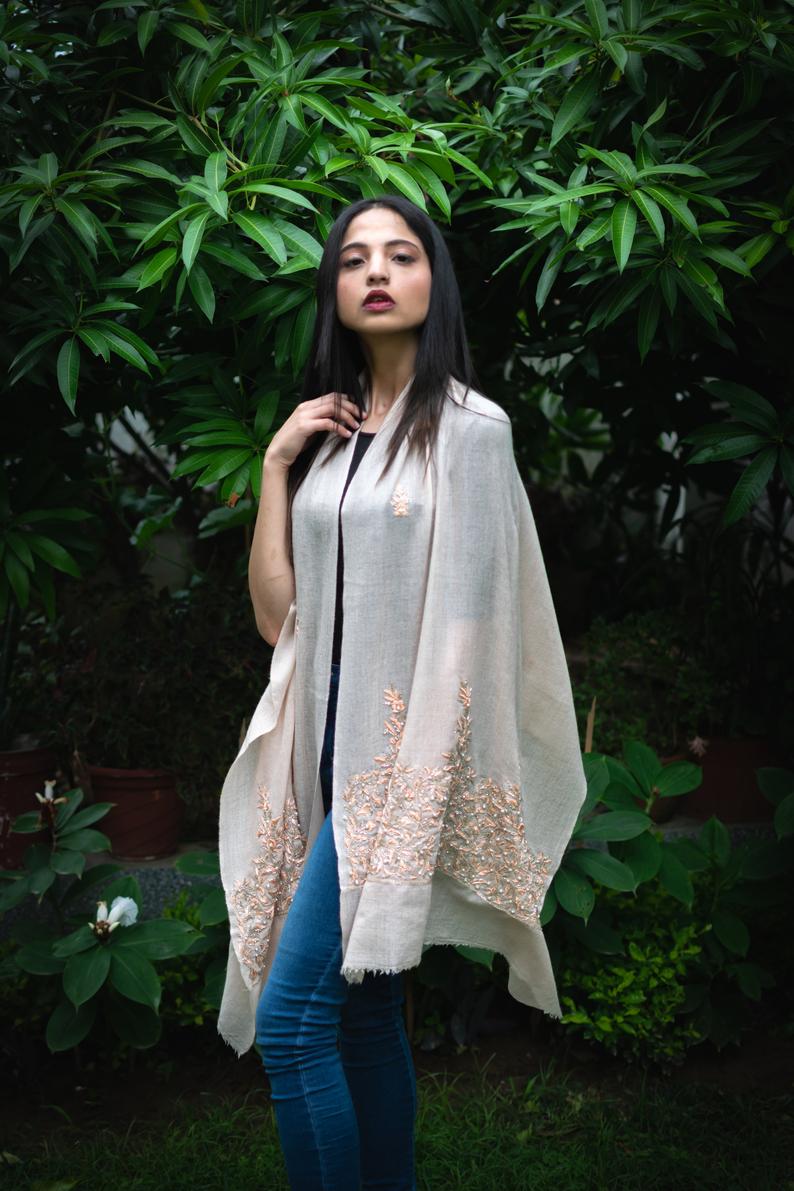 il_794xN.2469175440_n0z0 Pearl & Cut Dana work Pure Pashmina Stole