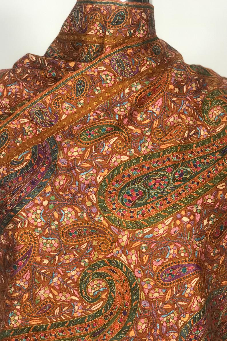 Squash Hand Papier Mache Jamawar Pure Pashmina Shawl close up