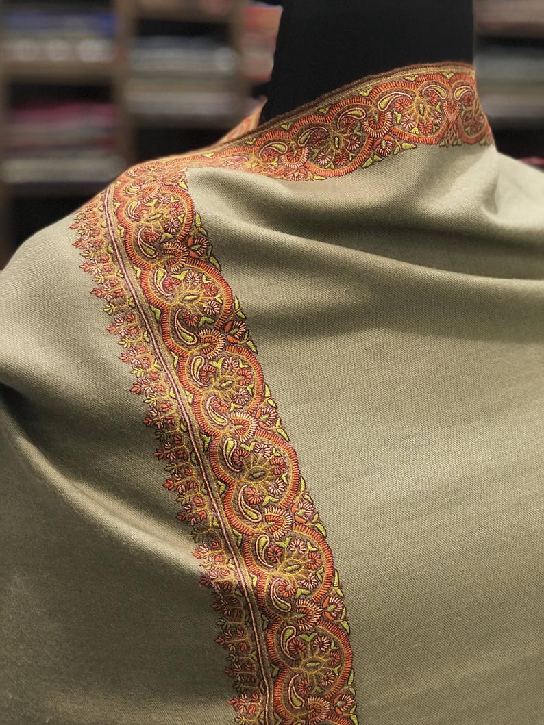 Neem Daur Sozni Hand Embroidered Pure Pashmina Shawl: Beige close up Neem Daur Sozni Hand Embroidered Pure Pashmina Shawl: Beige close up