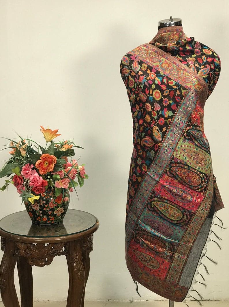 Black Paisley Palla Silk Kani Weave Dupatta Black Paisley Palla Silk Kani Weave Dupatta