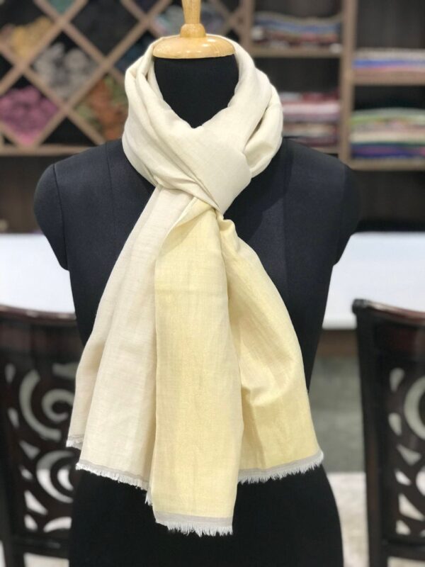 Tilla Weave Reversible Pure Pashmina Stole: White wrap