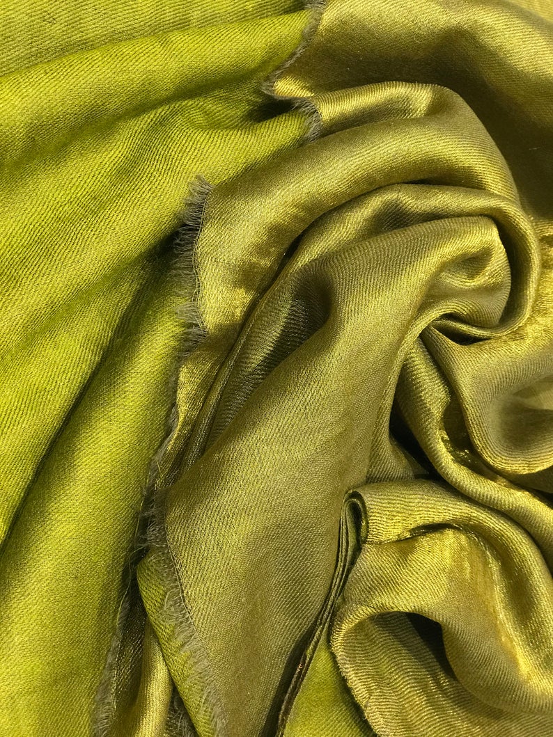 Tilla Weave Reversible Pure Pashmina Stole: Pear Green wrap