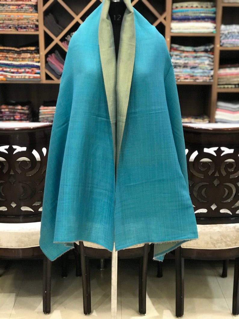 Tilla Weave Reversible Pure Pashmina Stole: Turquoise wrap Tilla Weave Reversible Pure Pashmina Stole: Turquoise wrap