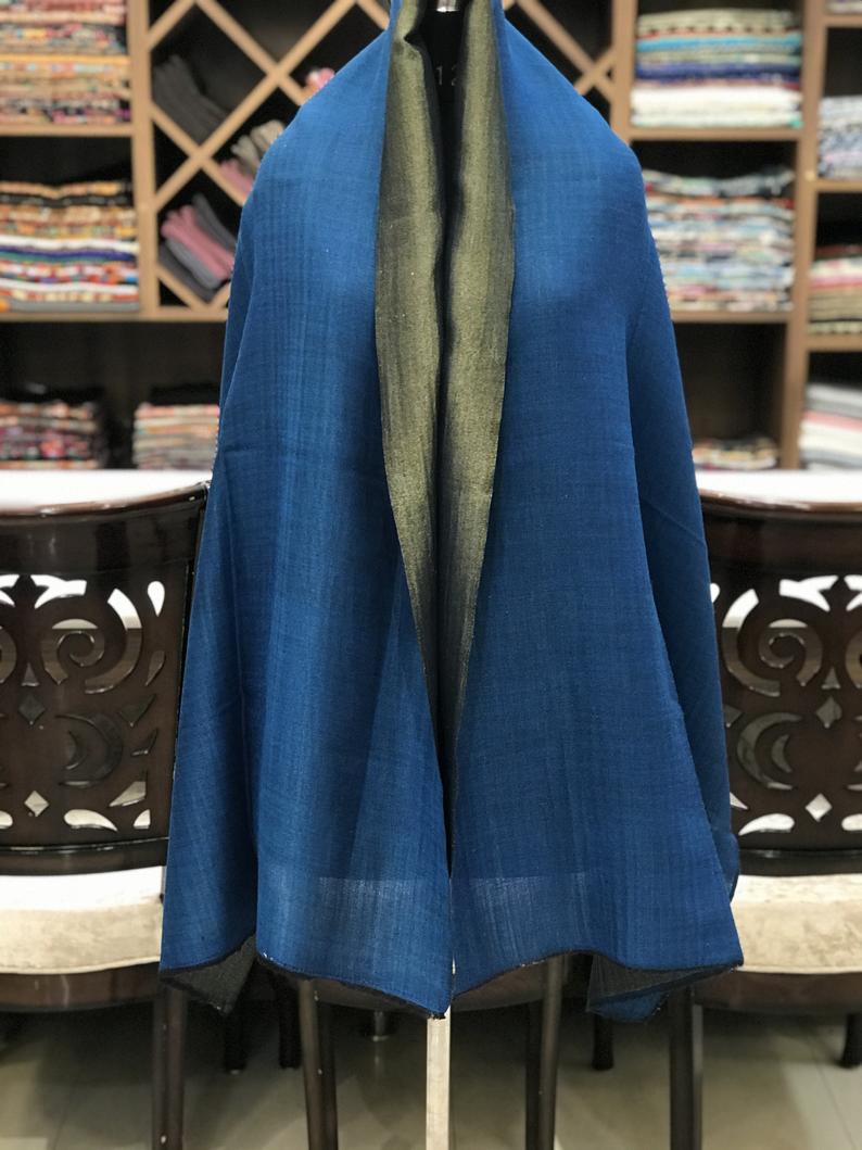 Tilla Weave Reversible Pure Pashmina Stole: Yale Blue wrap