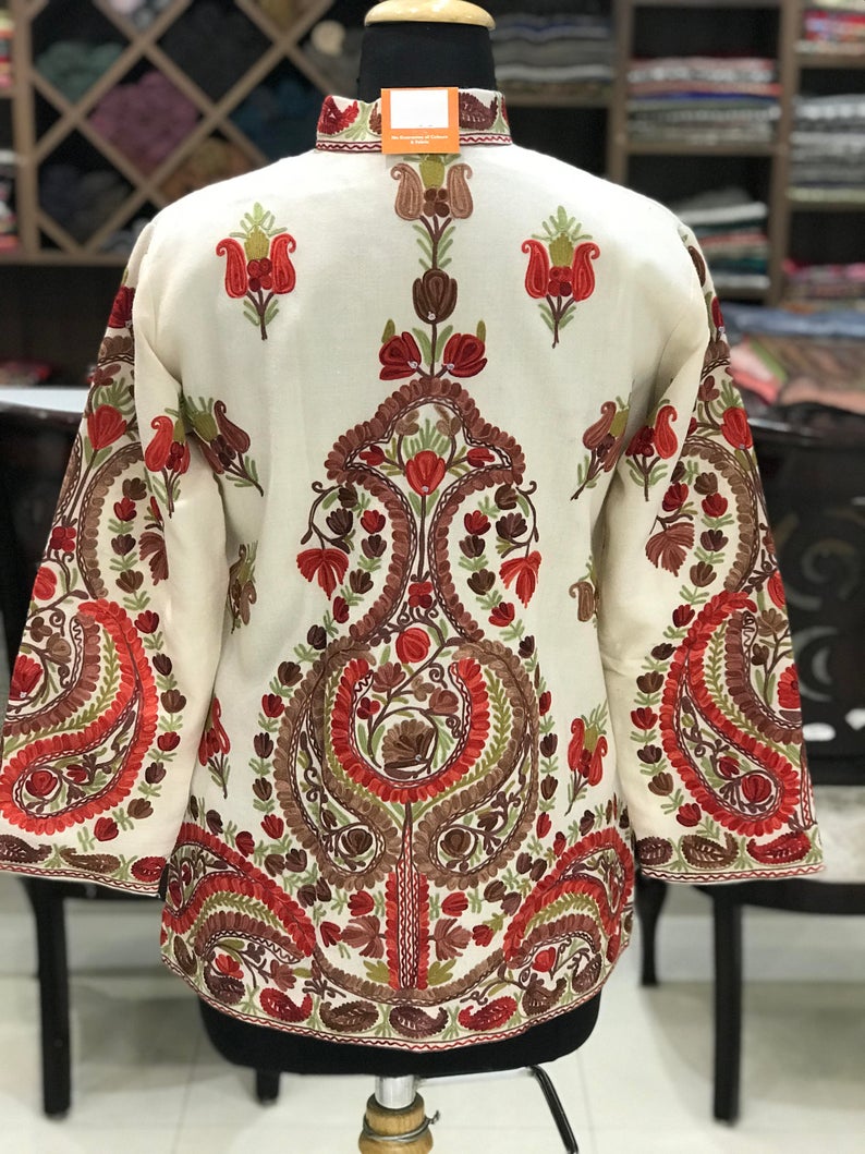 White Women Girls Jacket Pure Wool Winter Coats with Embroidery Back