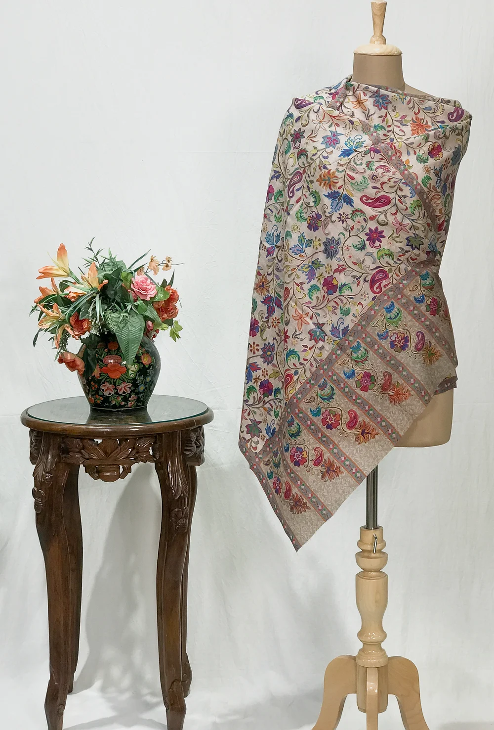 Beige Fine Wool Floral Kalamkari Scarf Beige Fine Wool Floral Kalamkari Scarf