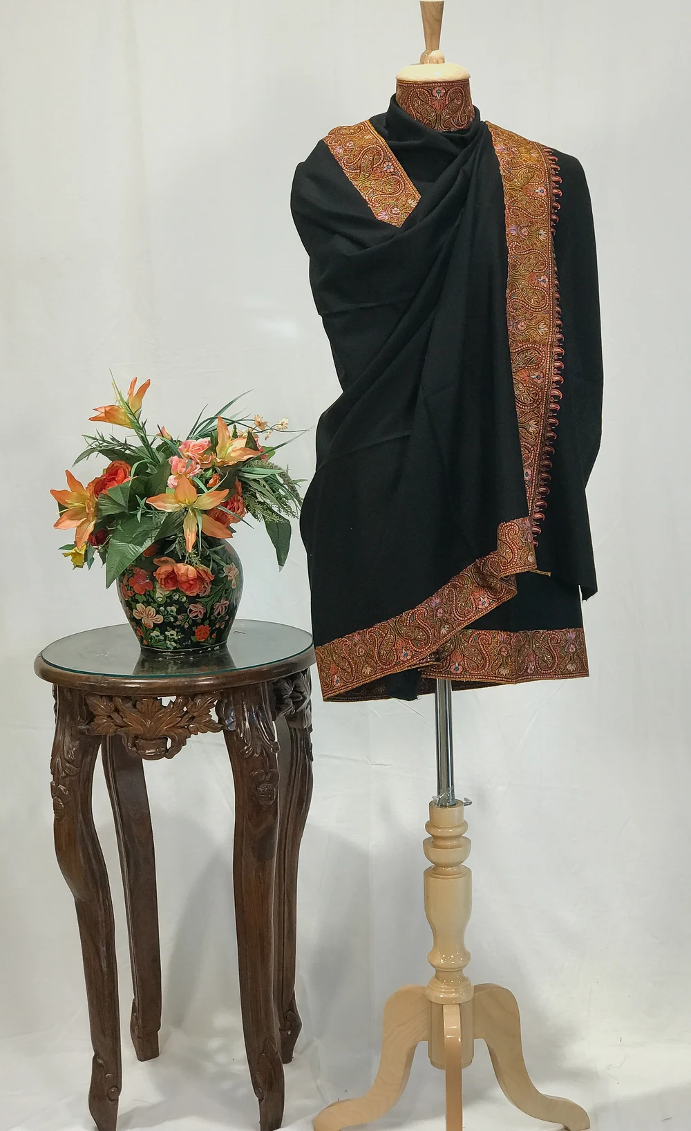 Black Pure Pashmina Shawl With Sozni Hand Embroidery Persuaded From Chinar And Paisley Motif