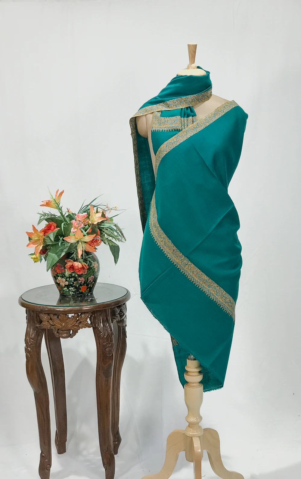 Sea Green Pure Pashmina Shawl With Sozni Hand Embroidery Sea Green Pure Pashmina Shawl With Sozni Hand Embroidery