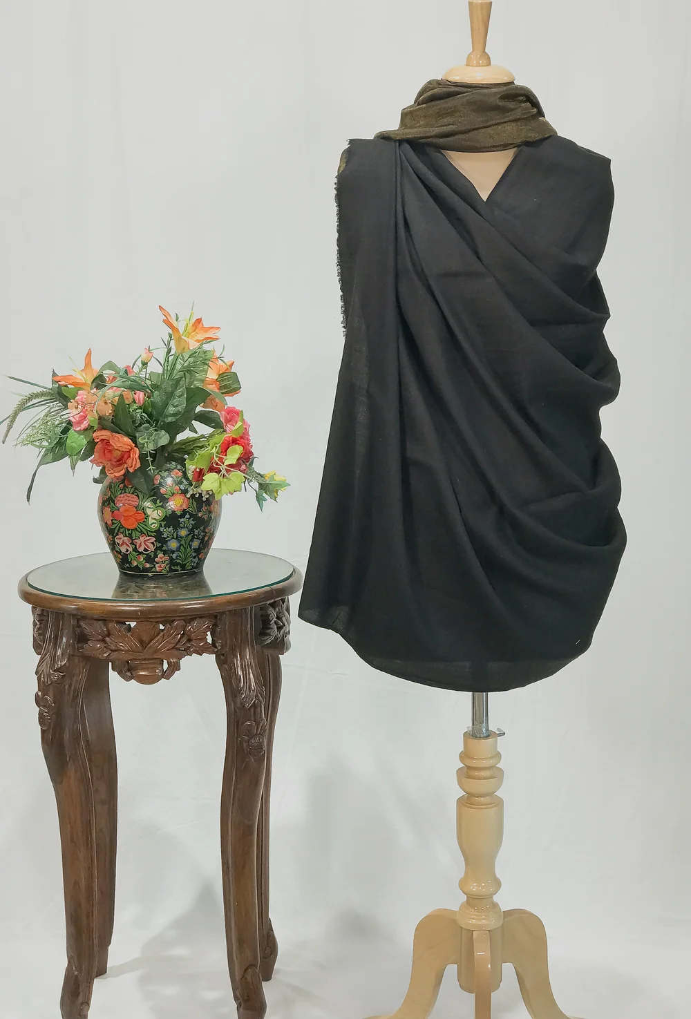Black Pure Pashmina and Zari Wooven Reversible Shawl Black Pure Pashmina and Zari Wooven Reversible Shawl