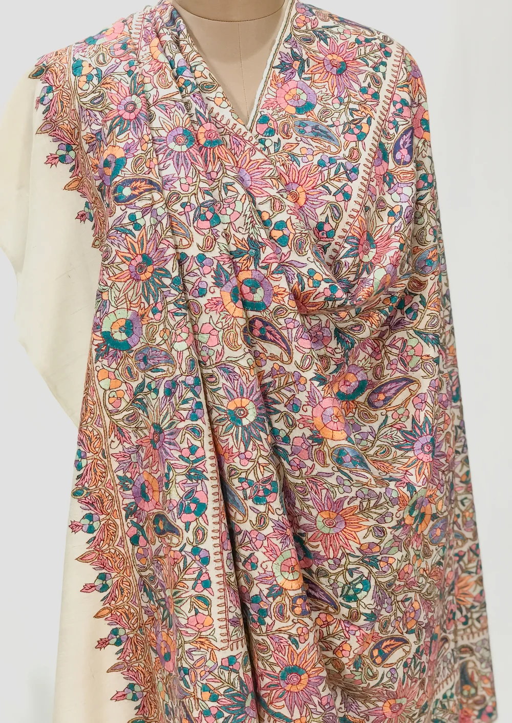 Cream Pure Pashmina Shawl With Papier Mache Jama Hand Embroidery Front Cream Pure Pashmina Shawl With Papier Mache Jama Hand Embroidery Front