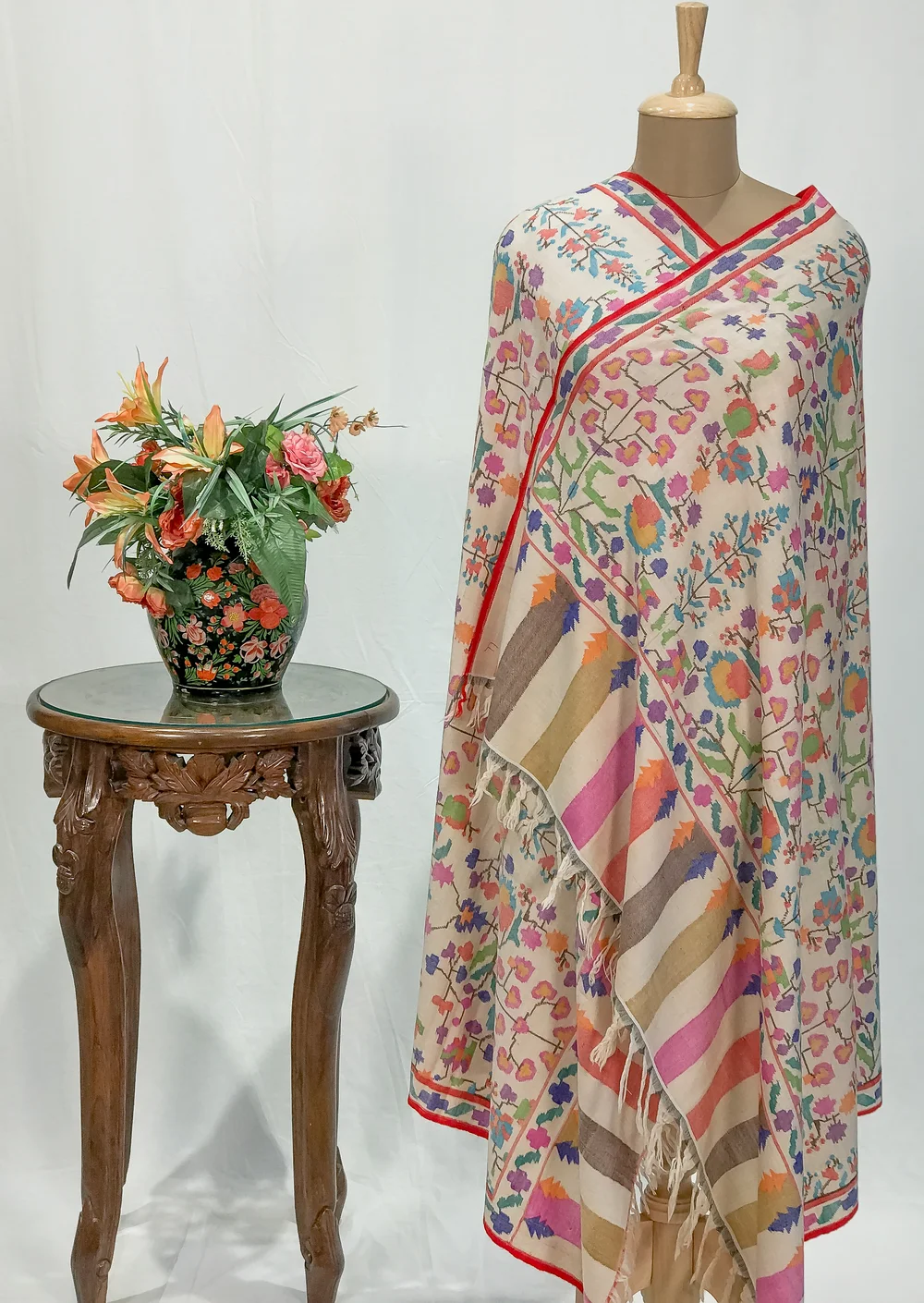 Off-White Kani Pure Pashmina Shawl Off-White Kani Pure Pashmina Shawl