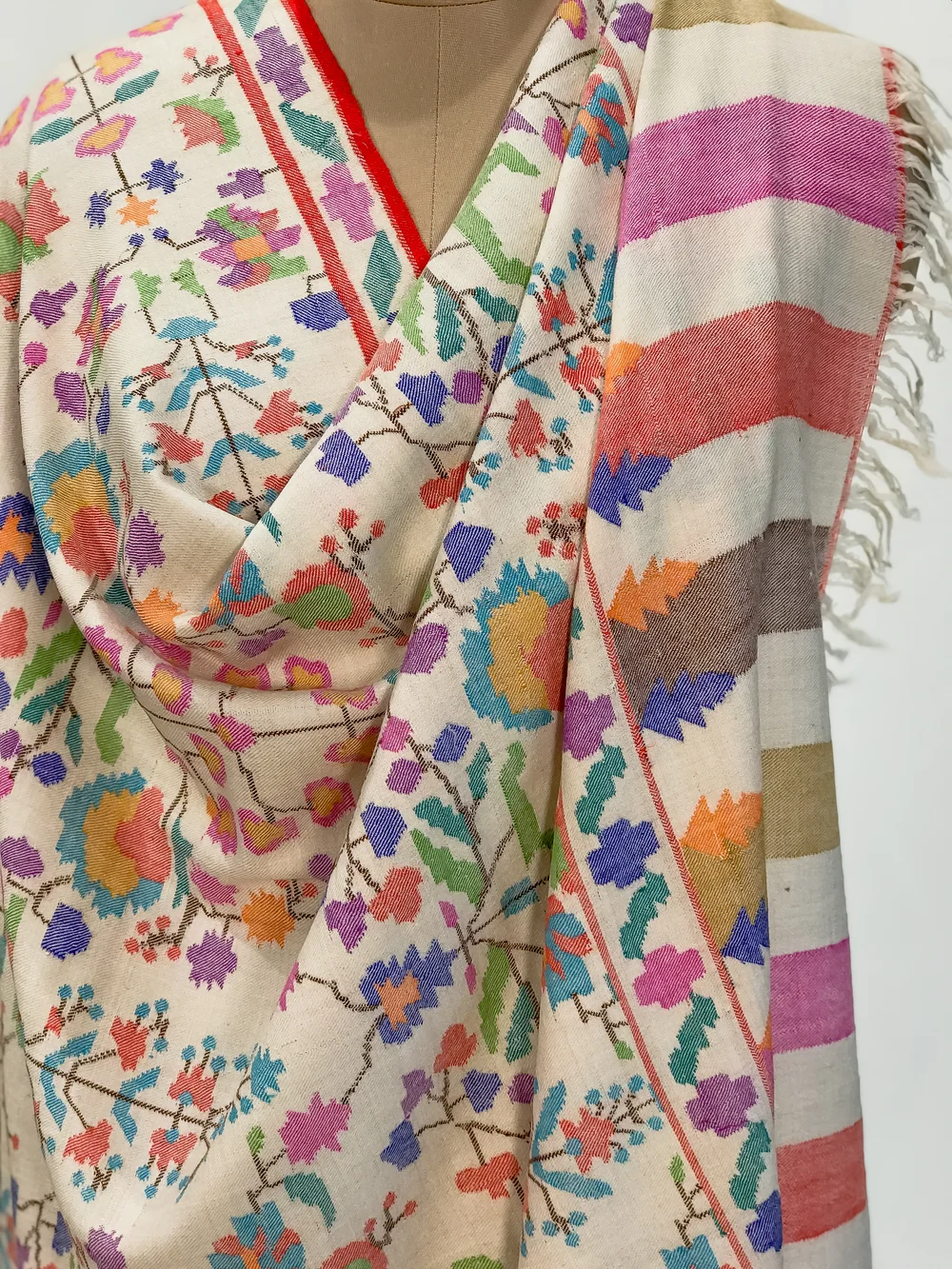 Off-White Kani Pure Pashmina Shawl Front Off-White Kani Pure Pashmina Shawl Front