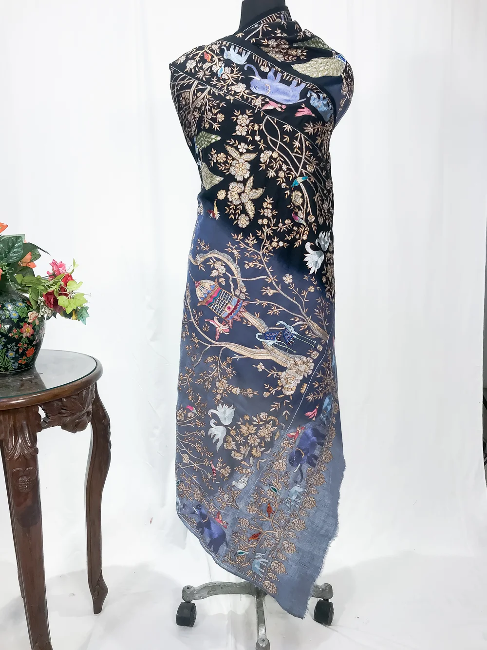 Ombré Pure Pashmina Shawl With Tilla & Thread Jaal Hand Embroidery Front