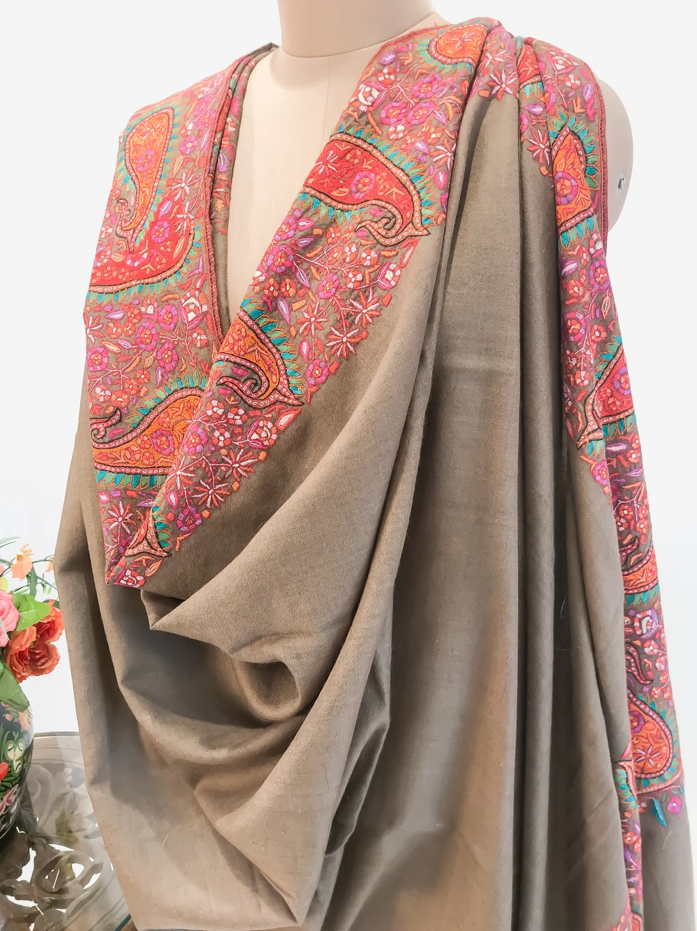 Natural Biege Pure Pashmina Shawl With Sozni hand Embroidery Natural Biege Pure Pashmina Shawl With Sozni hand Embroidery