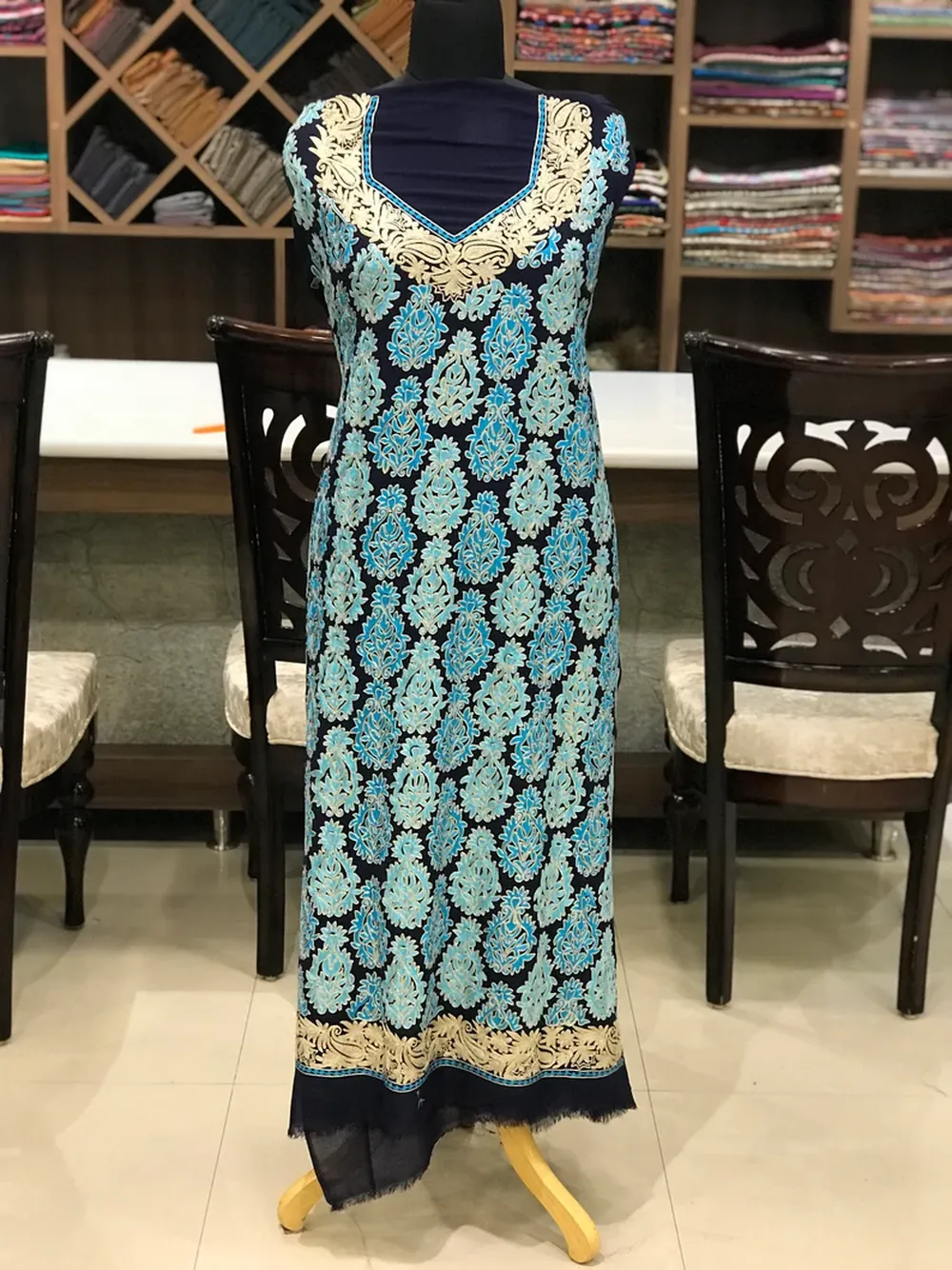Zari & Aari Fusion Kashmiri Woman Suit