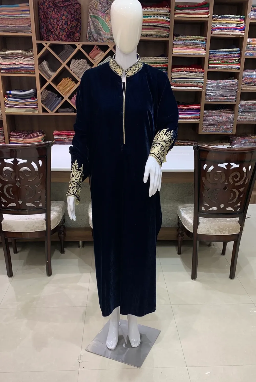 iVelvet Suit with Tilla Embroideryl_794xN.1713549083_chfh_result Velvet Suit with Tilla Embroidery