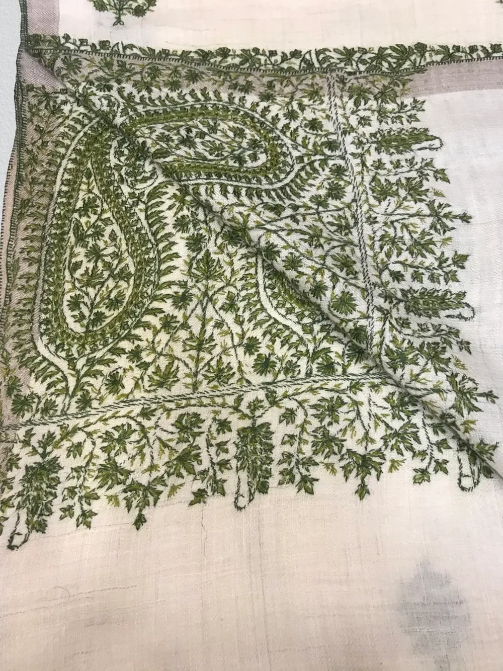 Pure Pashmina Shawl Natural White With Sozni Hand Embroidery