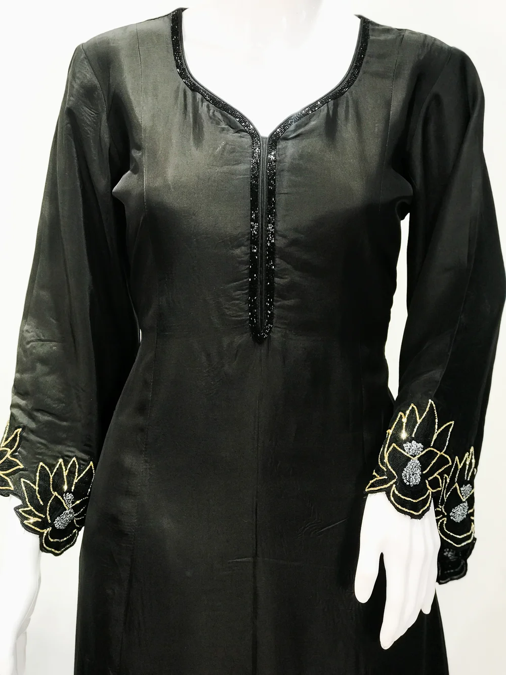 Black Hand Cut Daana Fused With Zardosi Thread Work Crepe Silk Kashmiri Suit