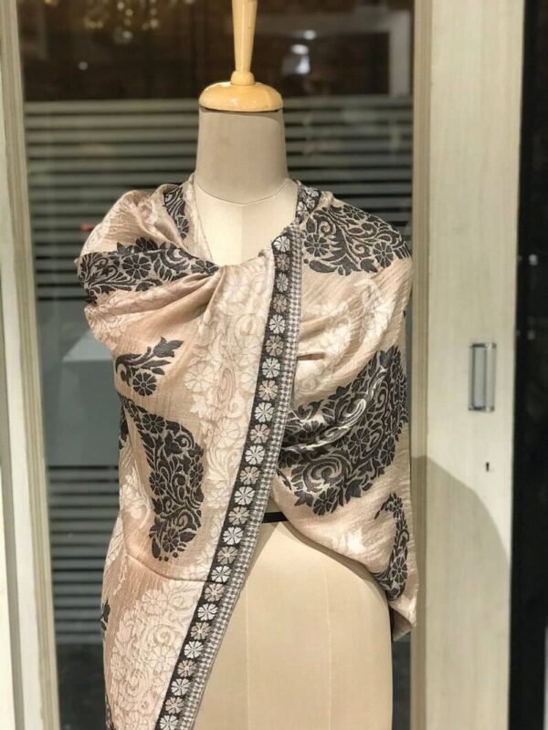 Fine Wool Kani Scarf with Floral & Paisley Design