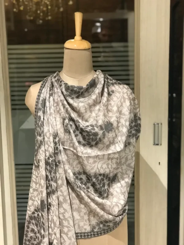 Fine Wool Kani Scarf with Floral & Paisley Design Beige Colour