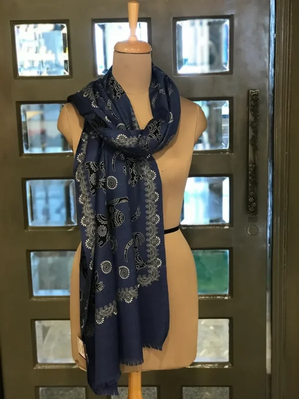 Animal Pattern Thread Embroidered Pure Wool Scarf