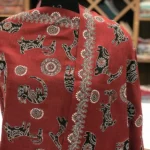 Thread Embroidered Animal Pattern Maroon Pure Wool Scarf