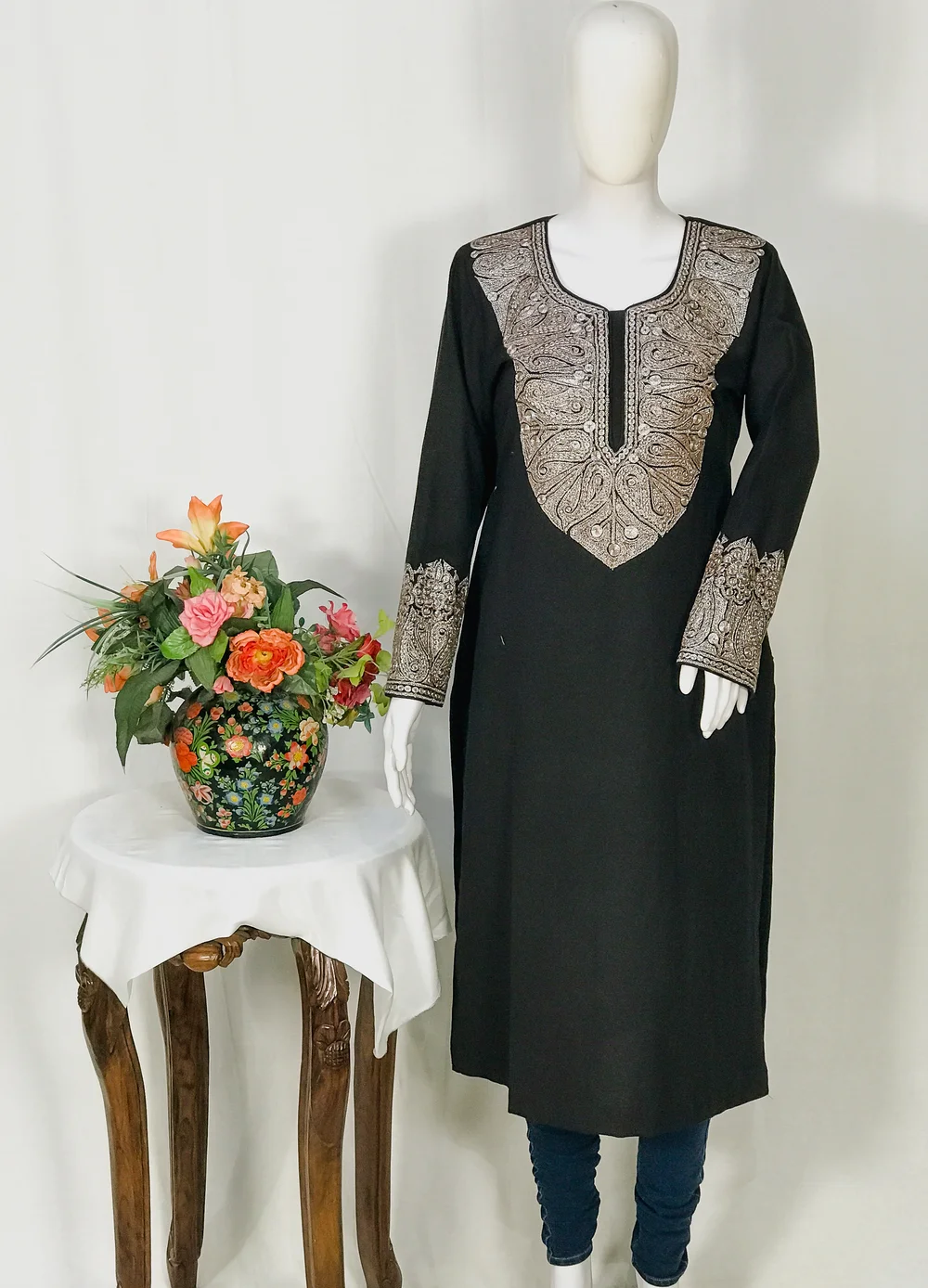 Kashmiri Black Kurta with Puff Tilla Embroidery Kashmiri Black Kurta with Puff Tilla Embroidery