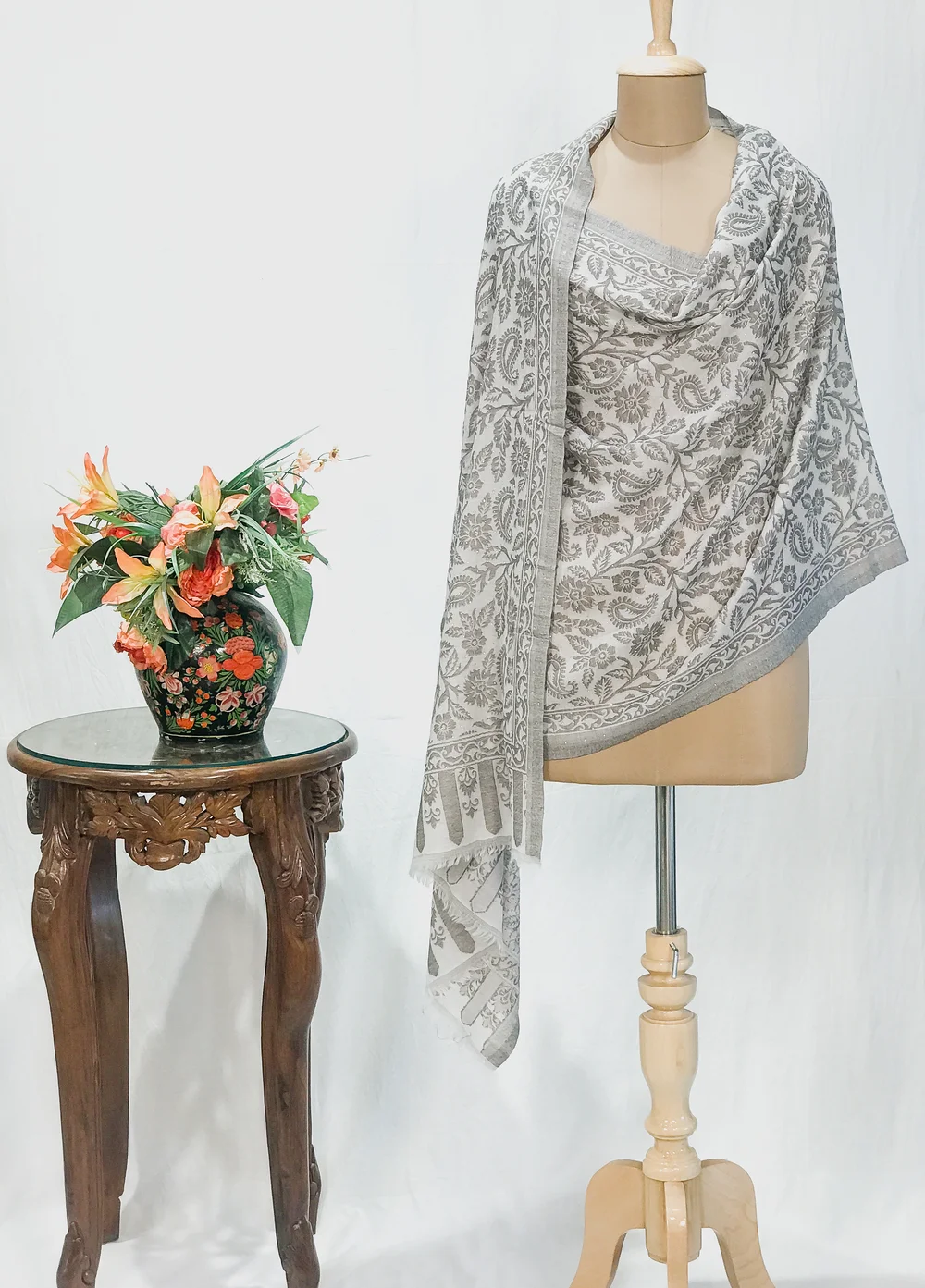 Off-White Soft Fine Wool Stole With Moss Grey Kani Weaves and Sareosky Detailing