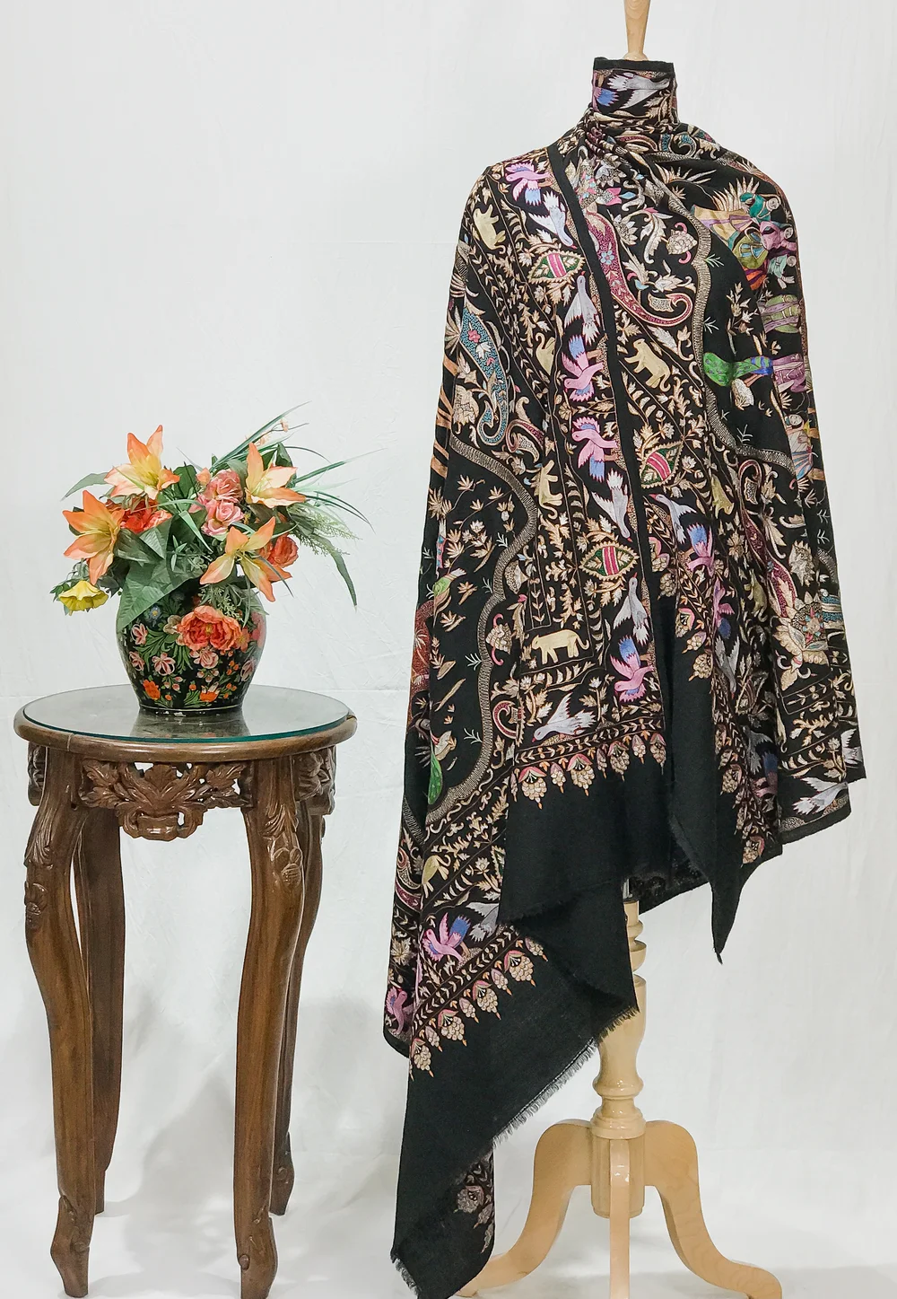 Black Pure Pashmina Shawl With Tilla Jaal Hand Embroidery Black Pure Pashmina Shawl With Tilla Jaal Hand Embroidery