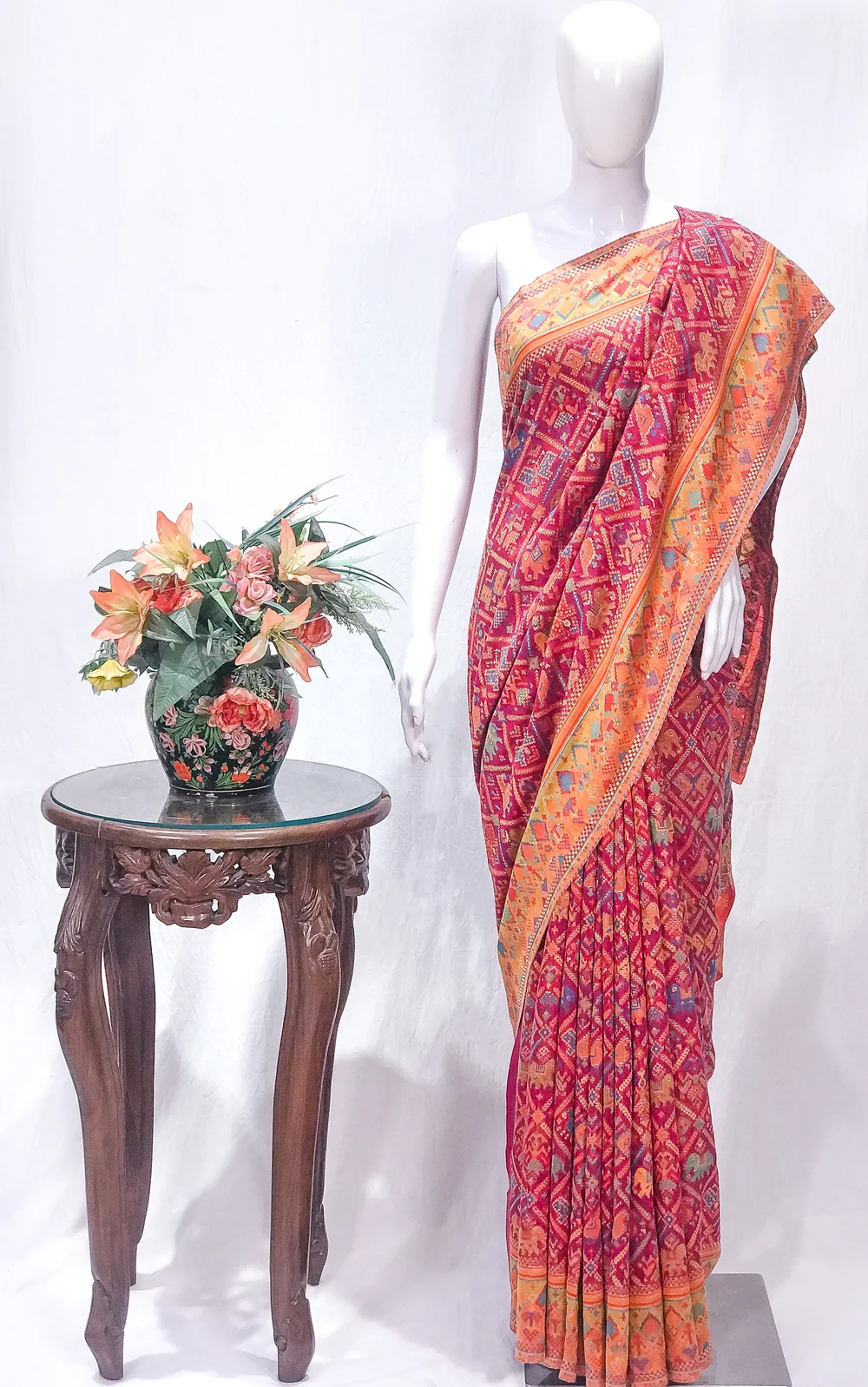 Yellow and Pink Modal Silk Kani Saree with Geometrical Design Yellow and Pink Modal Silk Kani Saree with Geometrical Design