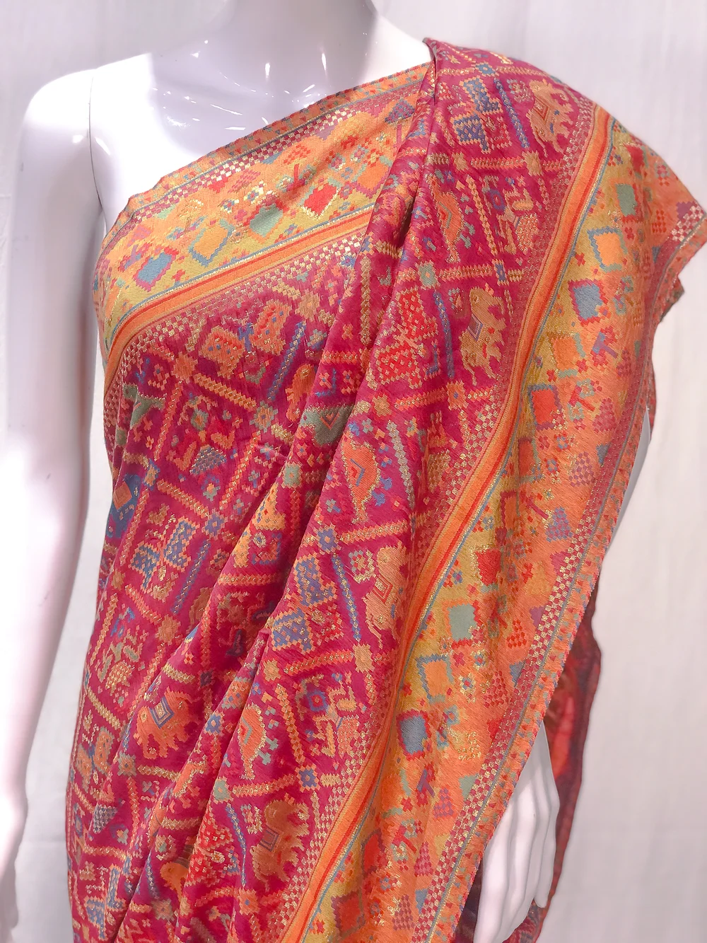 Yellow and Pink Modal Silk Kani Saree with Geometrical Design front Yellow and Pink Modal Silk Kani Saree with Geometrical Design front