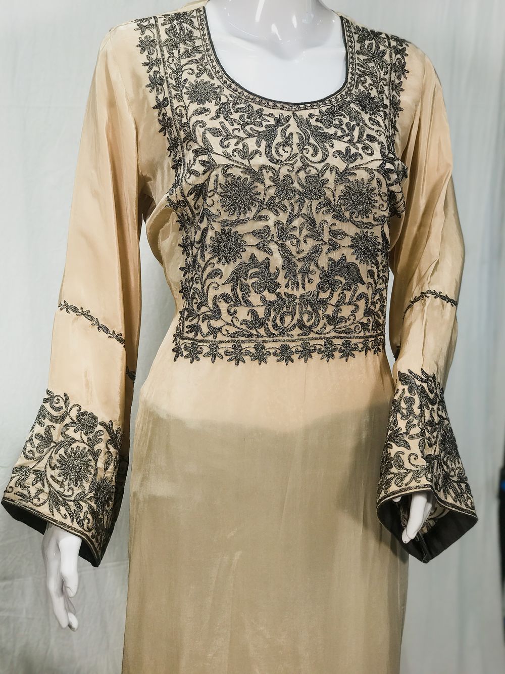 IFawn Kurta with Thread and Zari Embroidery MG_6705_result Fawn Kurta with Thread and Zari Embroidery