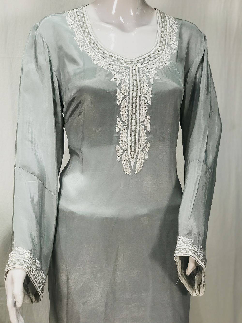 IAsh Grey Kurta with Silk Thread and Cut Daana WorkMG_6720_result Ash Grey Kurta with Silk Thread and Cut Daana Work